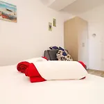 Seaside Hrka - Comfort One Bedroom With Terrace And Sea View 1 Apartmán *