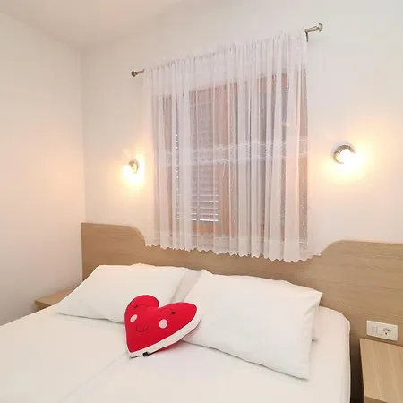 Seaside Hrka - Comfort One Bedroom With Terrace And Sea View 1 Apartman *