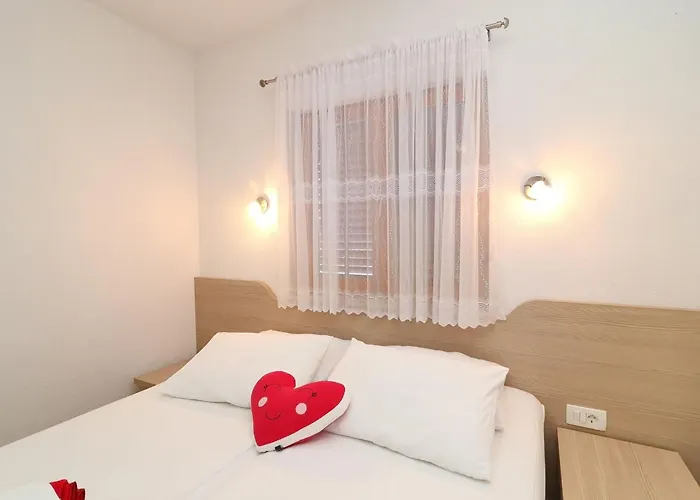 Seaside Hrka - Comfort One Bedroom With Terrace And Sea View 1 Lägenhet *