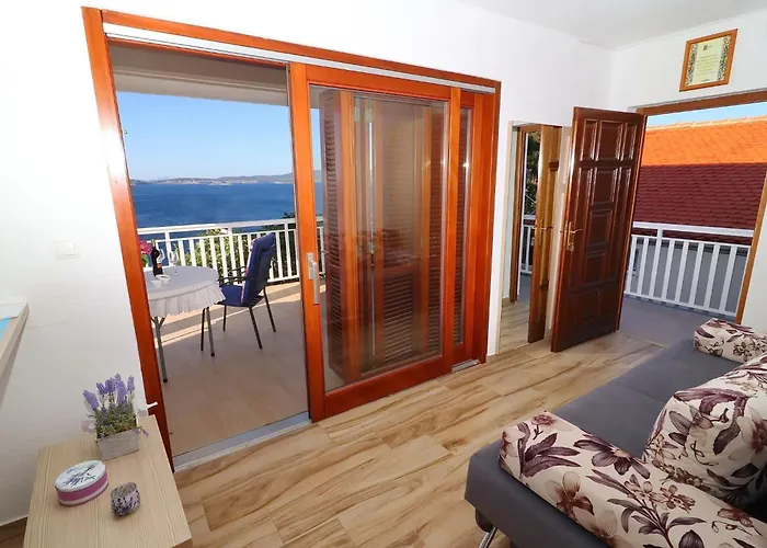 Lägenhet Seaside Hrka - Comfort One Bedroom With Terrace And Sea View 1